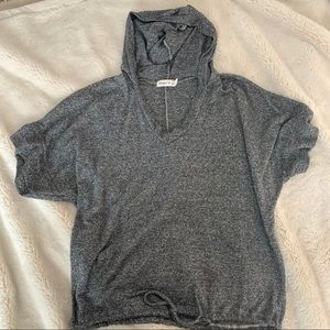 Hooded short sleeved shirt